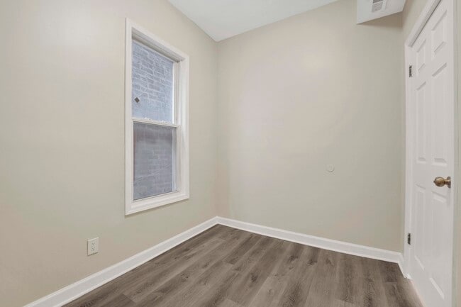 Building Photo - 3651 S Archer Ave