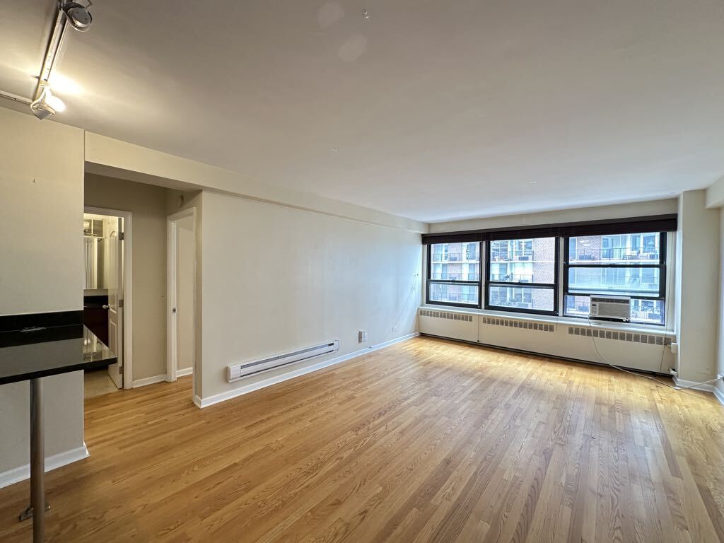 Building Photo - 4180 N Marine Dr
