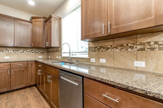 Building Photo - Beautiful Home in Highly Sought After Yelm...