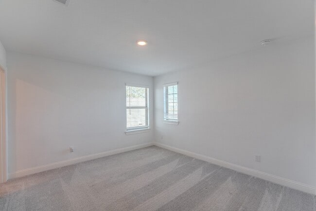 Building Photo - 17116 Coneflower Pl