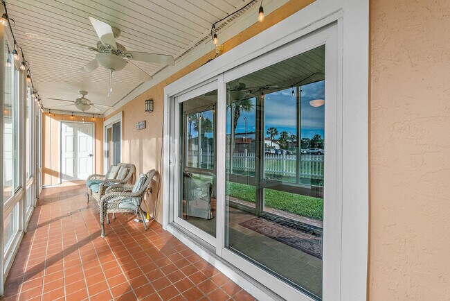 Building Photo - 11 Oceanside Dr