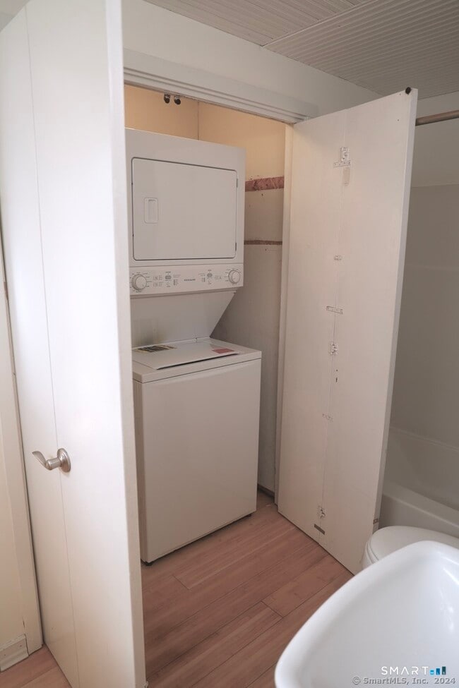 Building Photo - 3 Edgewood Cir