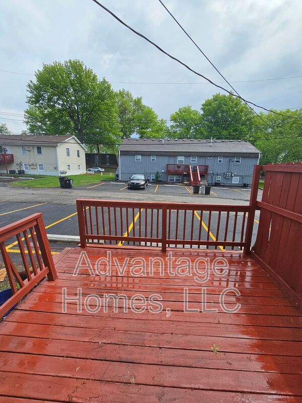 Building Photo - 711 N 70th Terrace