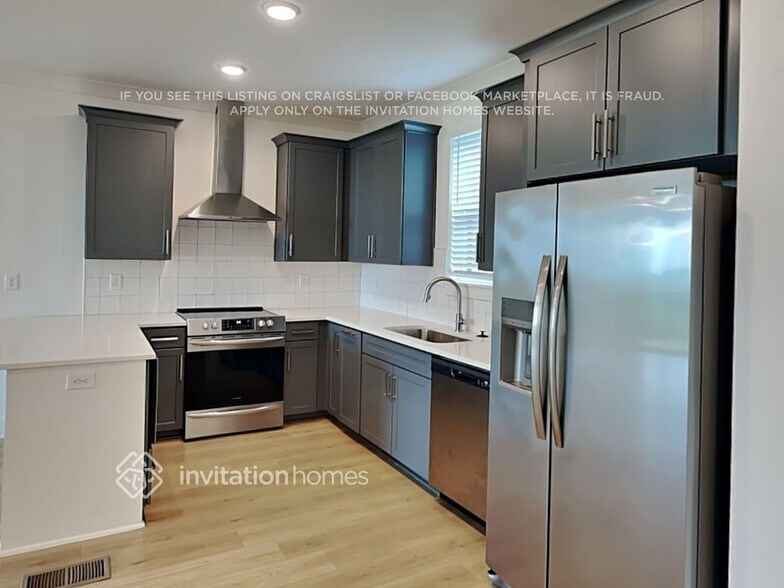 Building Photo - 428 38th Ave N