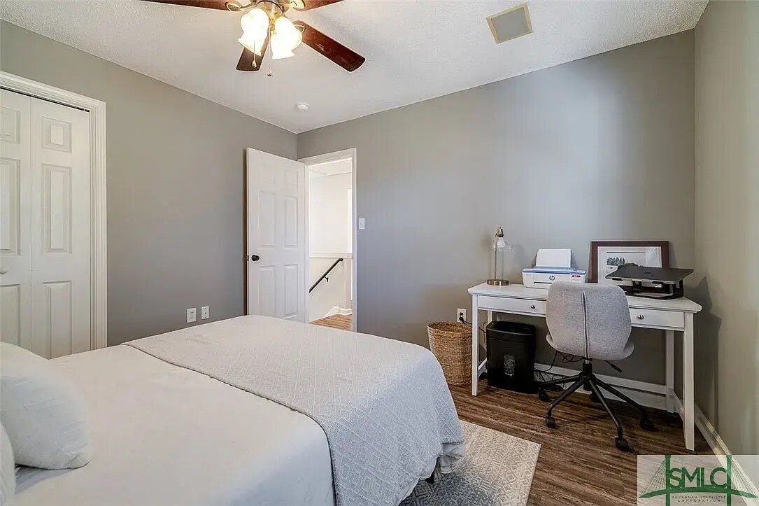 Building Photo - 165 Village Lake Dr