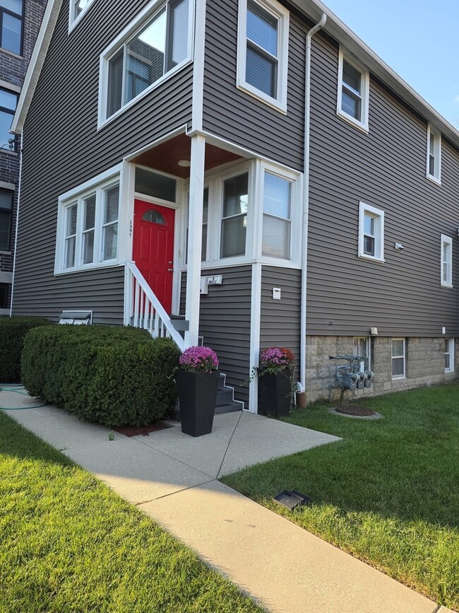 Building Photo - 1397 Brown St