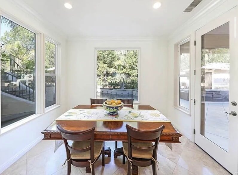 Building Photo - 2531 Costero Magestuoso