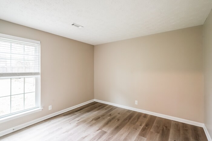 Building Photo - 105 Bordeaux Ct