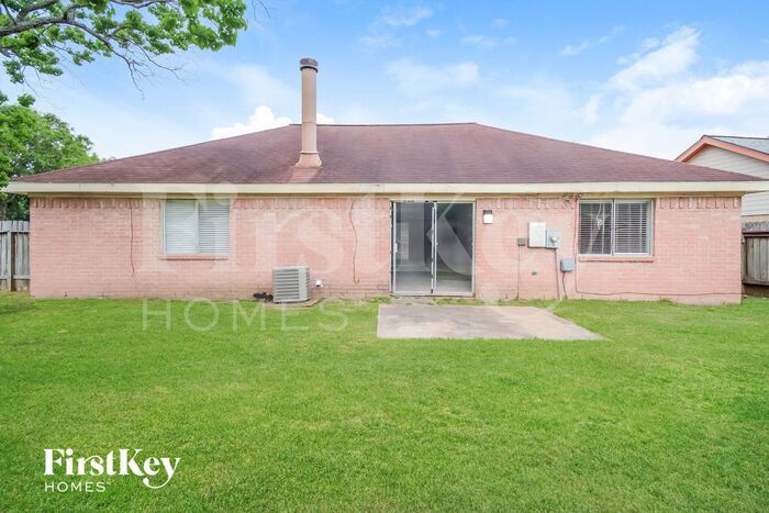 Building Photo - 2710 Village Ct