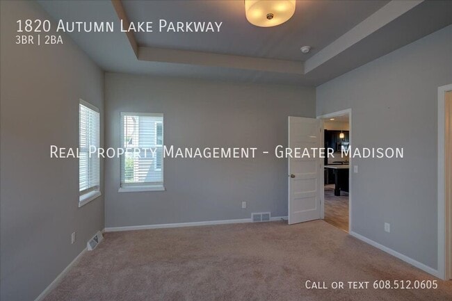 Building Photo - 1820 Autumn Lake Parkway
