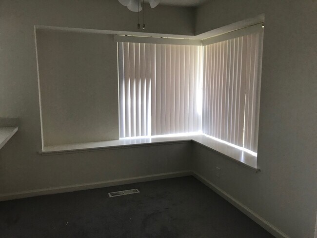 Building Photo - NEWHALL 2724-26