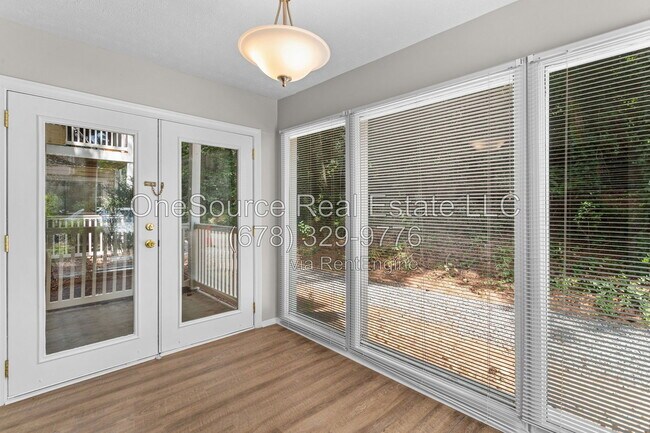 Building Photo - 606 Augusta Dr