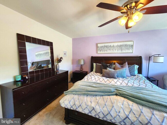Building Photo - 6254 Summit Point Ct
