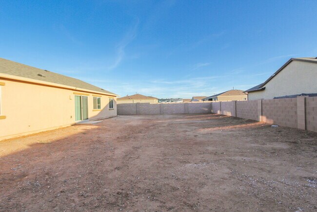 Building Photo - 7084 S Victor Dr