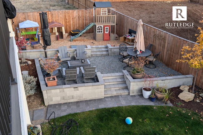 Building Photo - East Medford Cedar Links Living