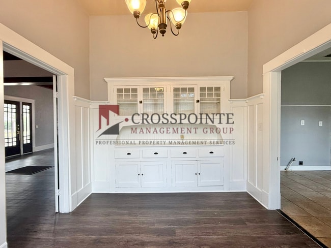 Building Photo - Tour Today! 3 Bedroom, 2 Bathroom House!