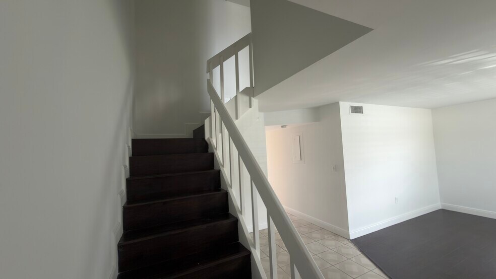 Building Photo - 341 NW 109th Ave