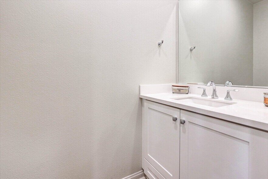 Building Photo - 26417 Choral Ln