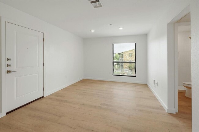 Building Photo - 1915 E Martin Luther King Jr Blvd