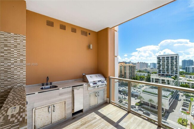 Building Photo - 17749 Collins Ave