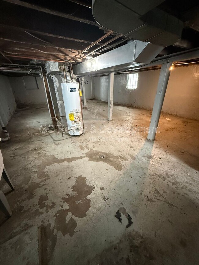 Building Photo - 8637 S Essex Ave