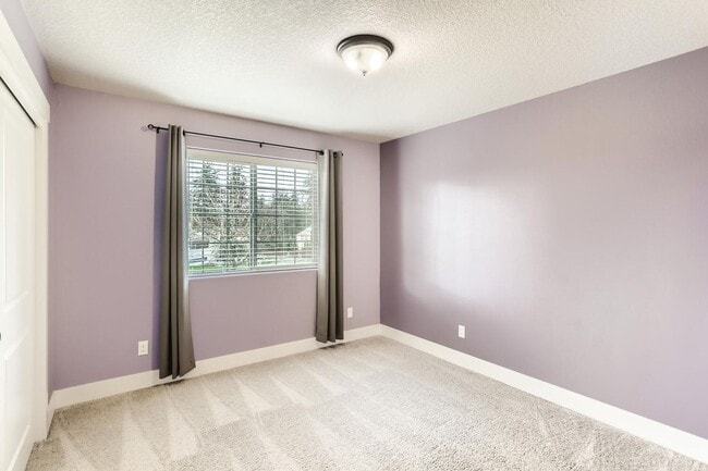 Building Photo - Elegant Orenco Home with Granite Kitchen, Fireplace & Private Greenspace