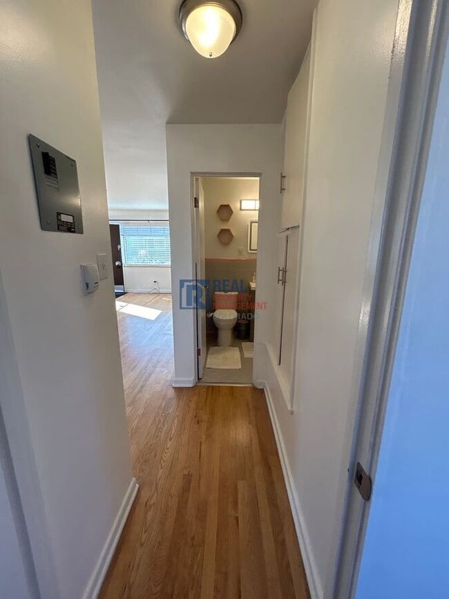 Building Photo - 1343 S Grant St