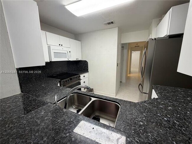 Building Photo - 3613 SW 112th Pl