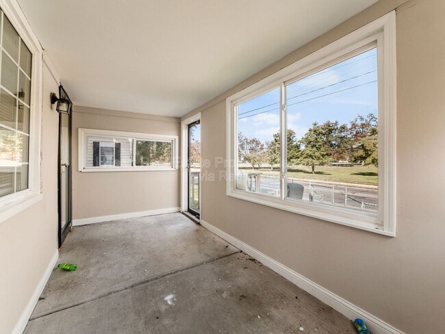 Building Photo - 1621 Sullivant Ave