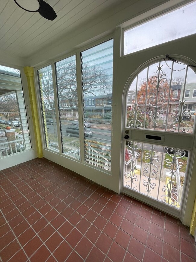Building Photo - Charming 1928 Row Home for Rent with Modern Amenities — 2 Bedroom 2 Full Bath w/ 2 Half Baths, 2 ...