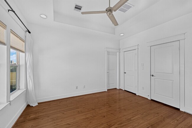 Building Photo - 205 Riley Ln