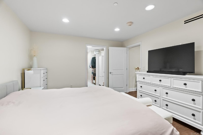 Building Photo - 3700 Cantrell Rd