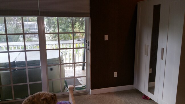 Building Photo - 857 SW 11th Ct
