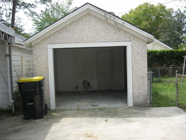 Building Photo - cute house