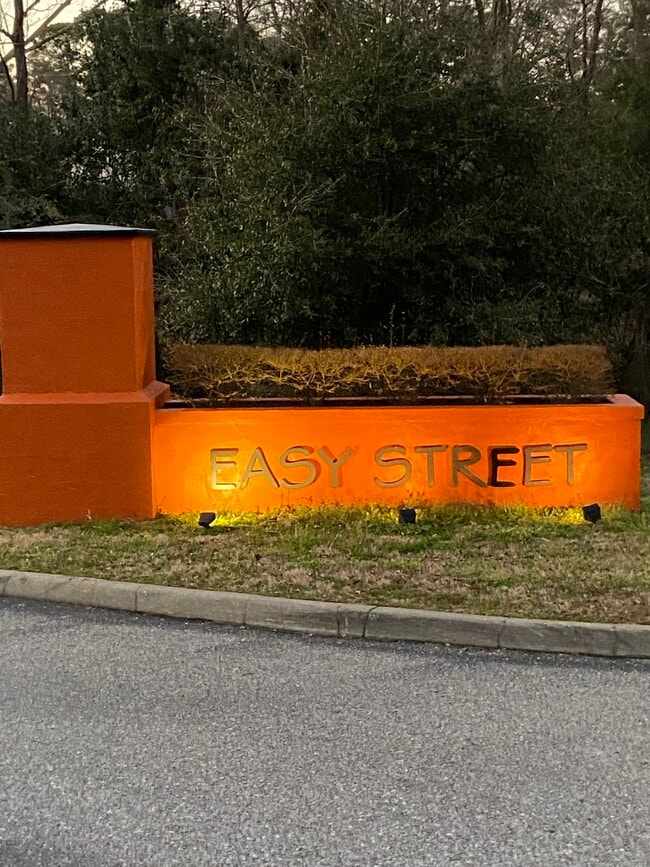Primary Photo - Easy Street Community