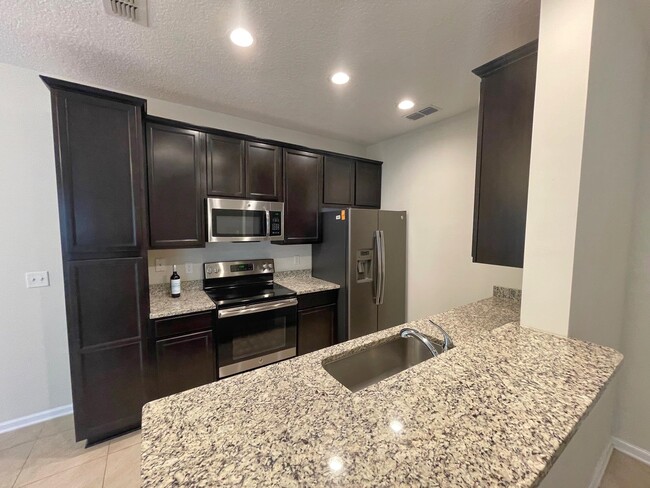Building Photo - 100 Moultrie Village Ln
