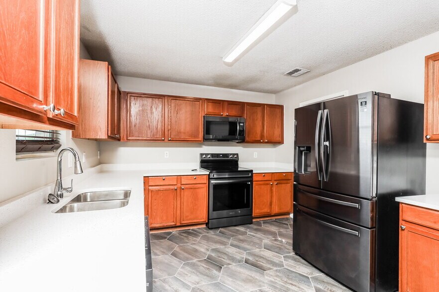 Building Photo - 1222 Wisdom Dr