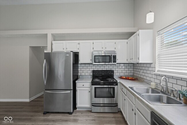 Building Photo - 6815 Cherry Laurel Ln