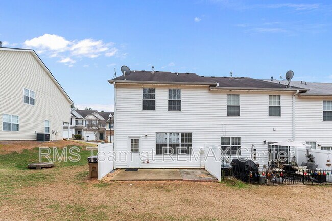 Building Photo - 4932 Vireo Dr