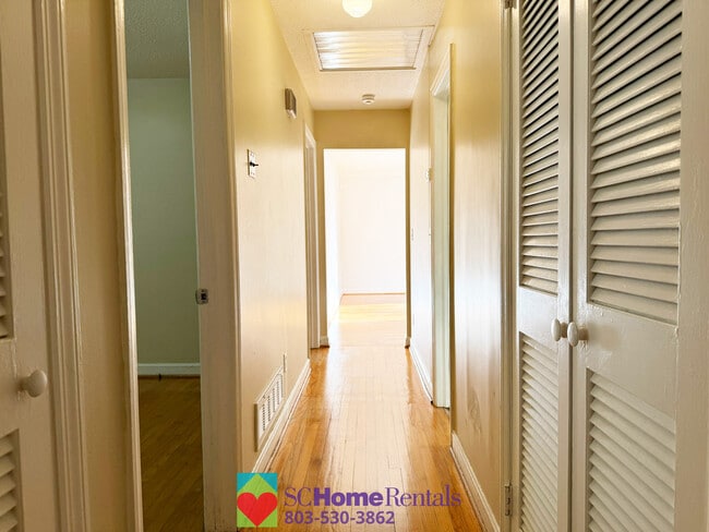 Hall - 231 Vincenne Rd