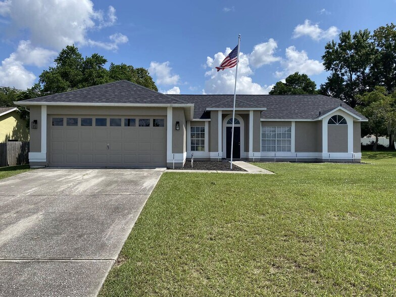 Front House - 7393 Landmark Dr