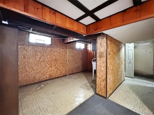 Building Photo - 2090 Moran Ave