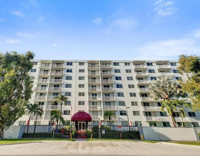 Building Photo - 1251 NE 108th St