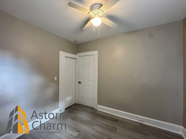 Building Photo - 3 Bedroom Rowhome with Deck and Updated Kitchen