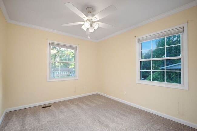 Building Photo - 948 Ficklen Rd