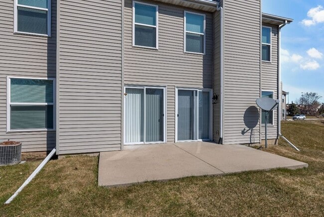 Building Photo - Rockford Townhomes East