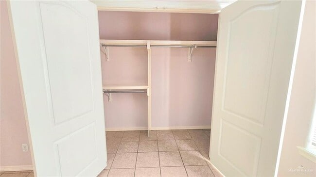 Building Photo - 14 Pebble Creek St