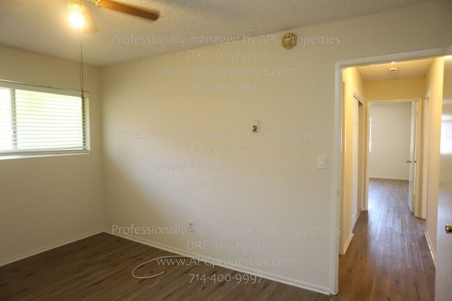 Building Photo - 414 N Clark St