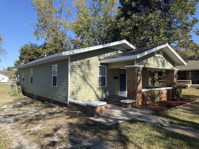 Building Photo - 1508 Alabama Ave SW