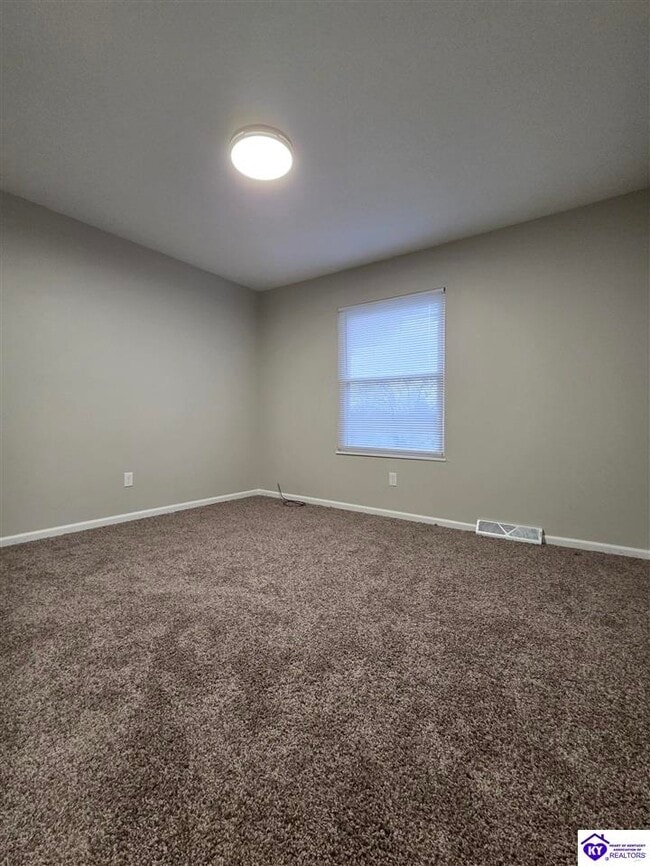 Building Photo - 526 Rose Creek Dr